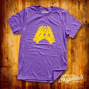 Sotastick Co NFL Football Minnesota Vikings Adam Thielen 19 Golden Gloves Shirt